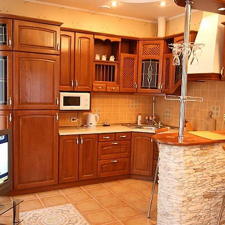 Park Apartment Лвив Екстериор снимка